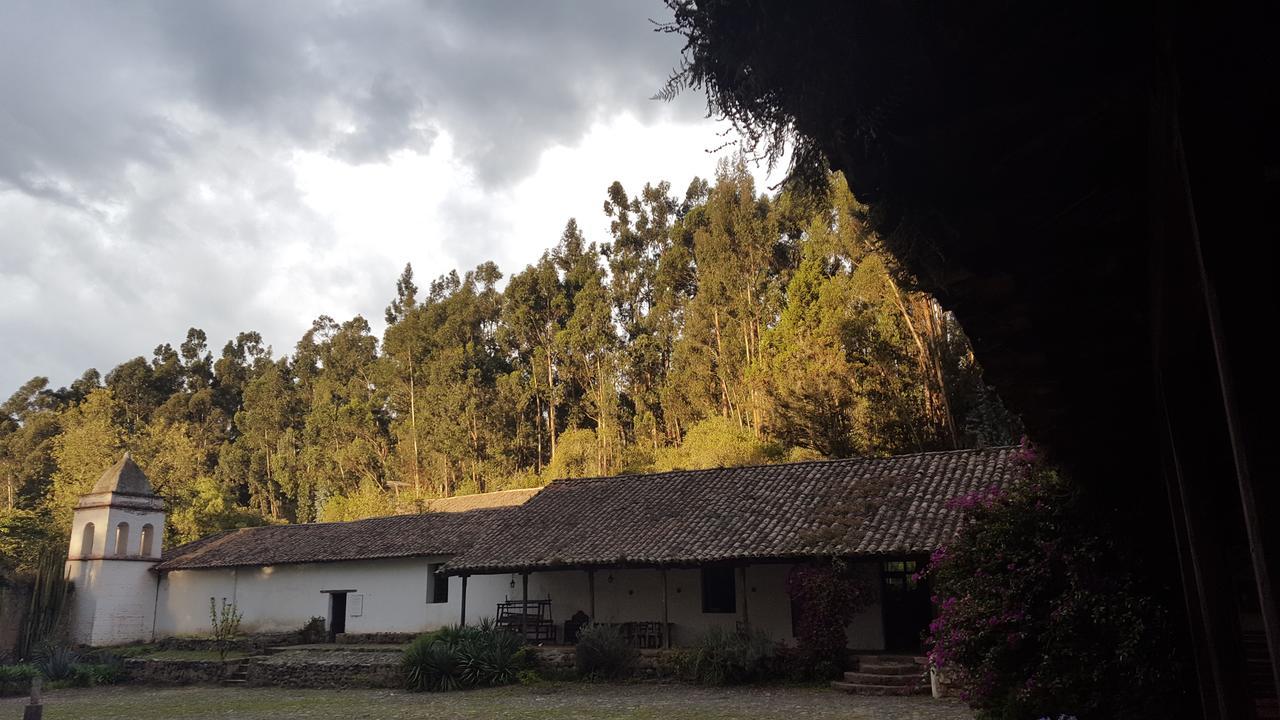 Hacienda Guachala Hotel Кайамбе Екстериор снимка