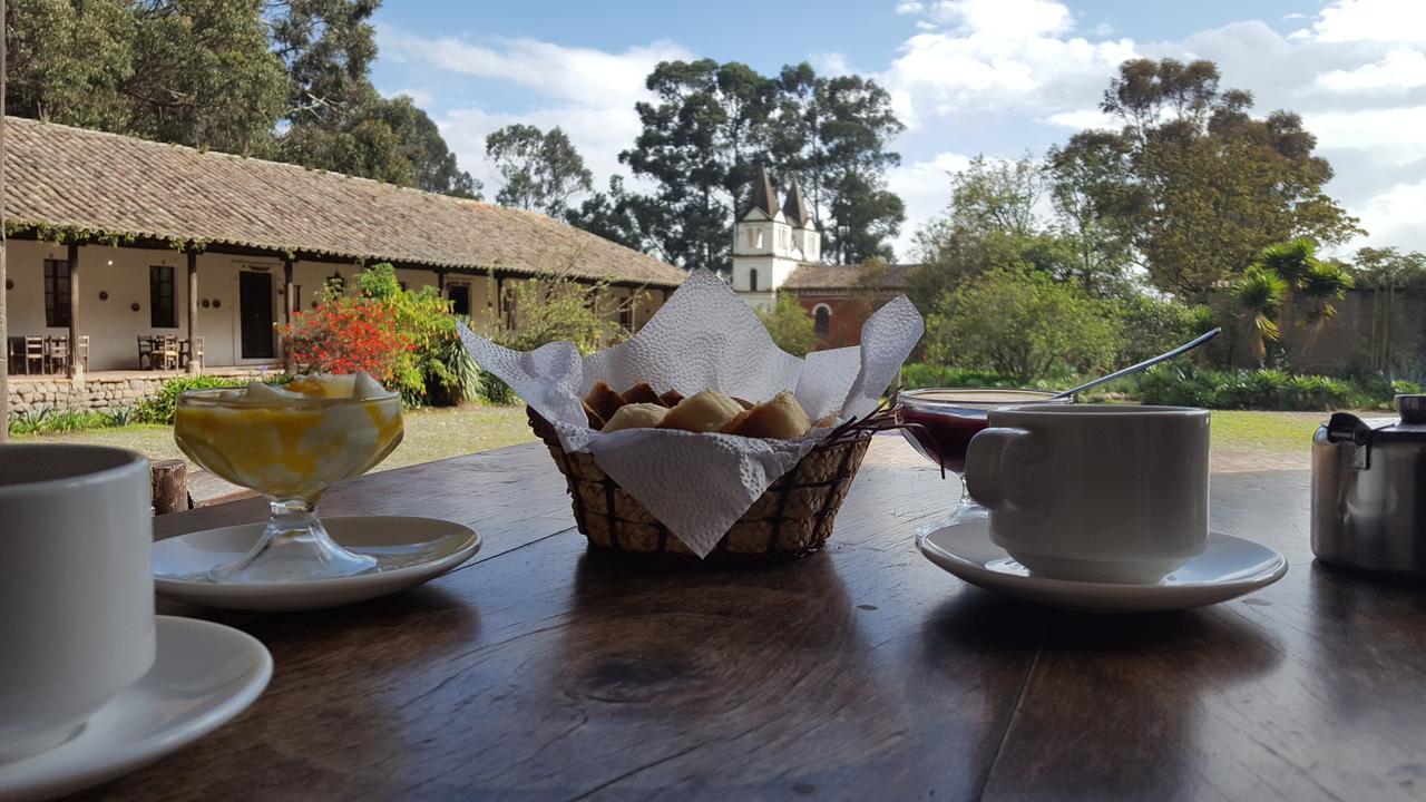 Hacienda Guachala Hotel Кайамбе Екстериор снимка