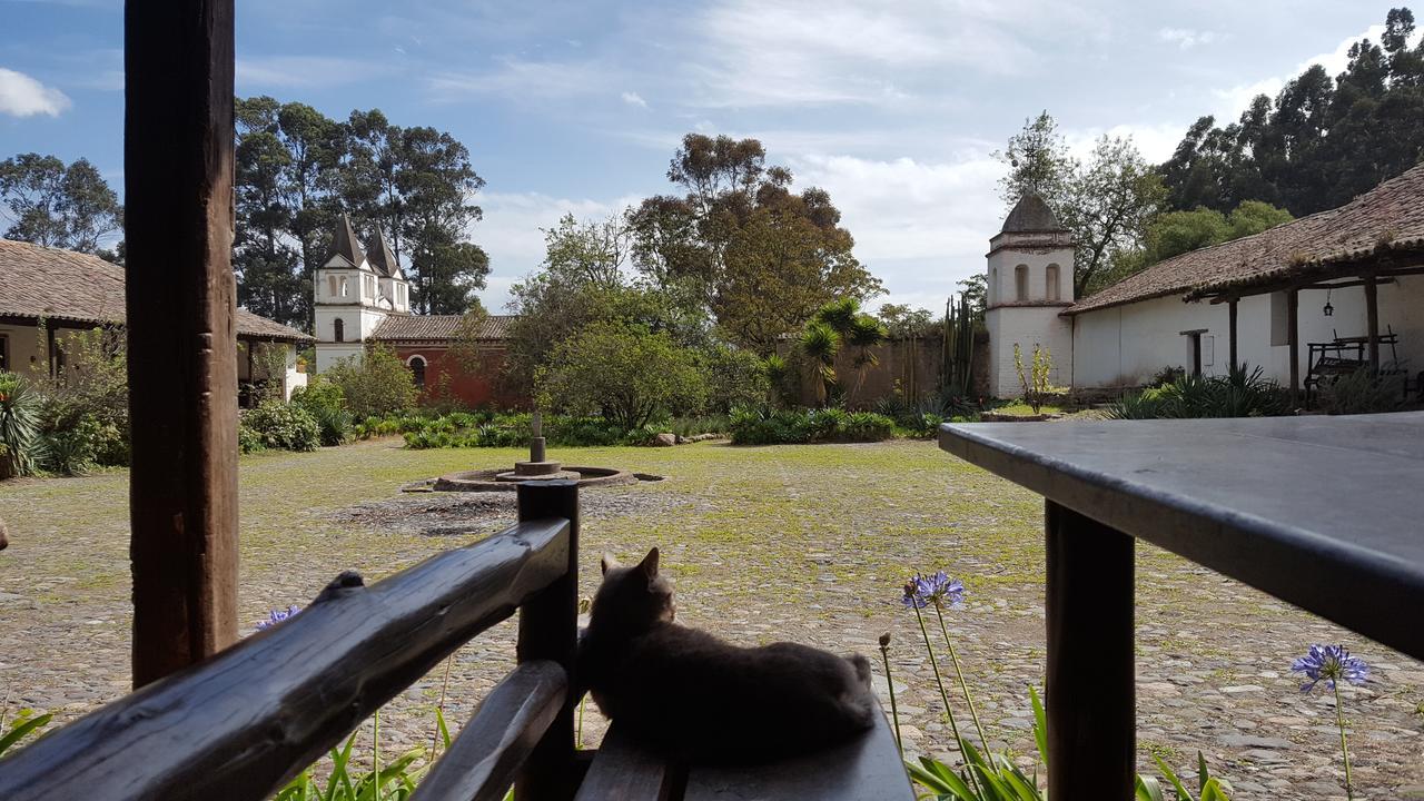 Hacienda Guachala Hotel Кайамбе Екстериор снимка