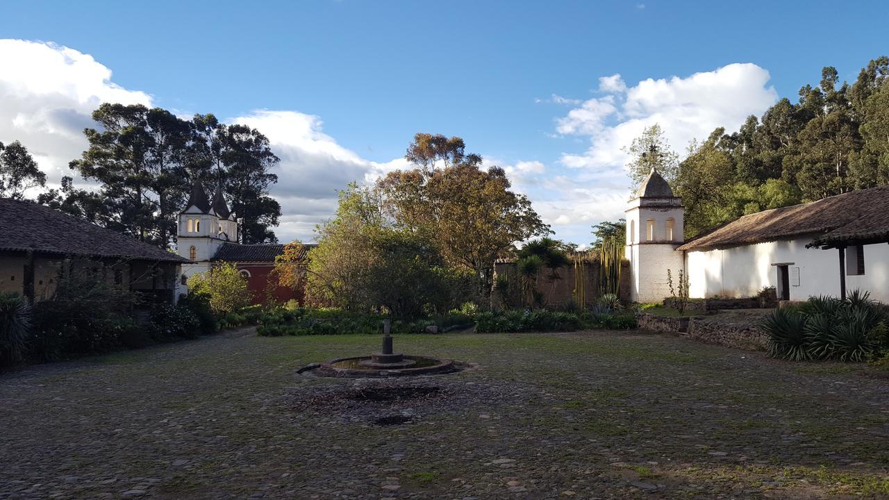 Hacienda Guachala Hotel Кайамбе Екстериор снимка