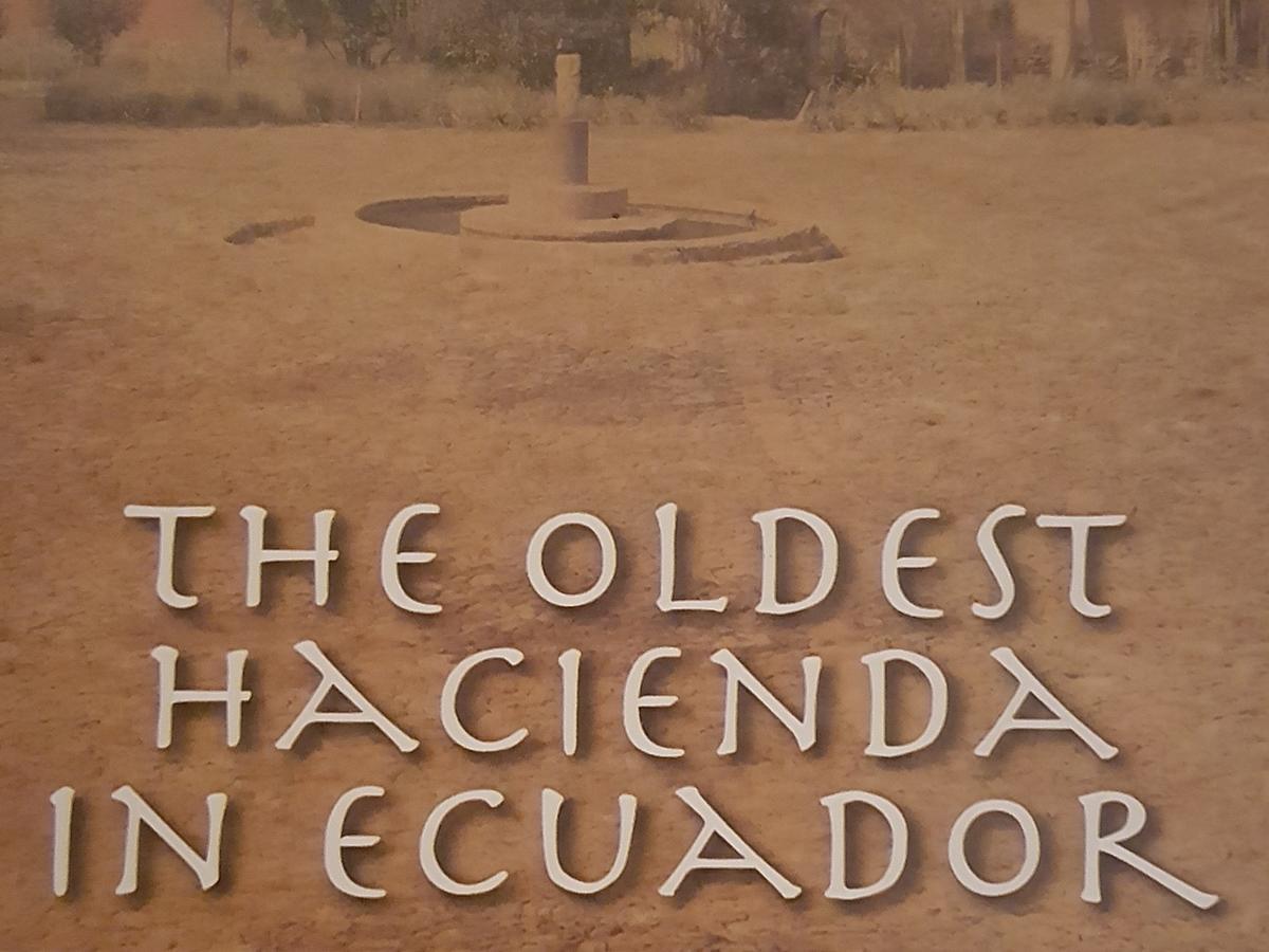 Hacienda Guachala Hotel Кайамбе Екстериор снимка